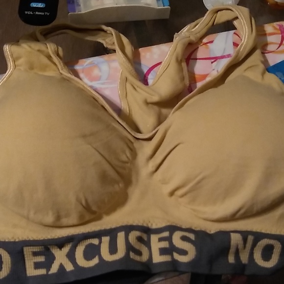Set of 6 sports bras - Picture 2 of 6